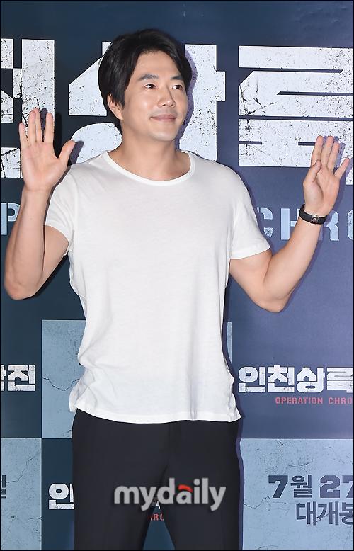 Tài tử 'Nấc thang lên thiên đường' Kwon Sang Woo ngày càng già nua kém sắc 7