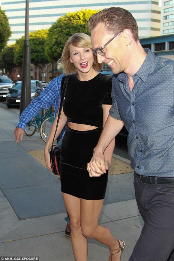 Taylor Swift và bạn trai tay trong tay hẹn hò sau nghi vấn rạn nứt 2