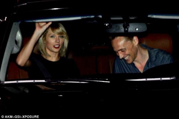 Taylor Swift và bạn trai tay trong tay hẹn hò sau nghi vấn rạn nứt 4