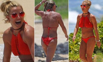 Britney Spears khoe dáng nóng bỏng ở Hawaii