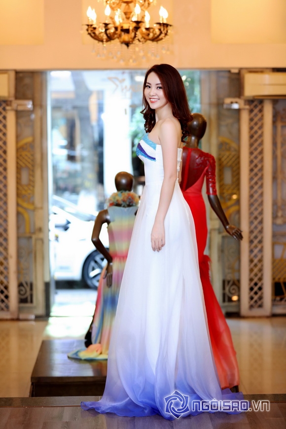 Thụy Vân chọn váy làm MC Hoa hậu 5