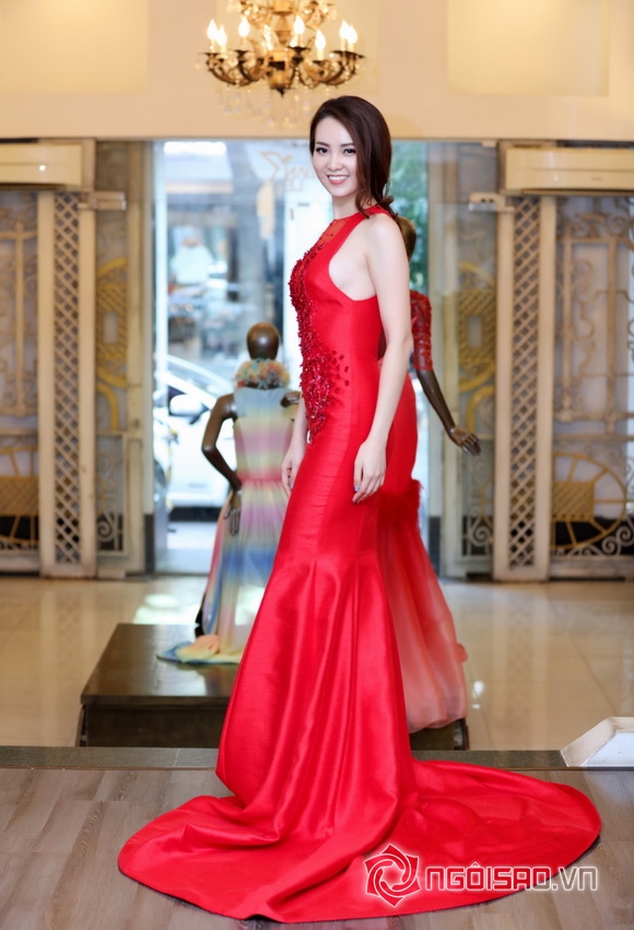 Thụy Vân chọn váy làm MC Hoa hậu 1