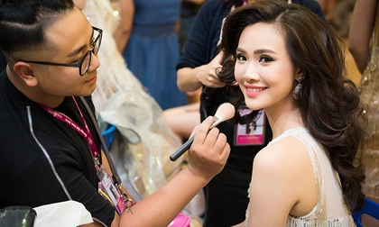 Trực tiếp chung kết Hoa hậu Việt Nam 2016: Các thí sinh đang chuẩn bị trong hậu trường