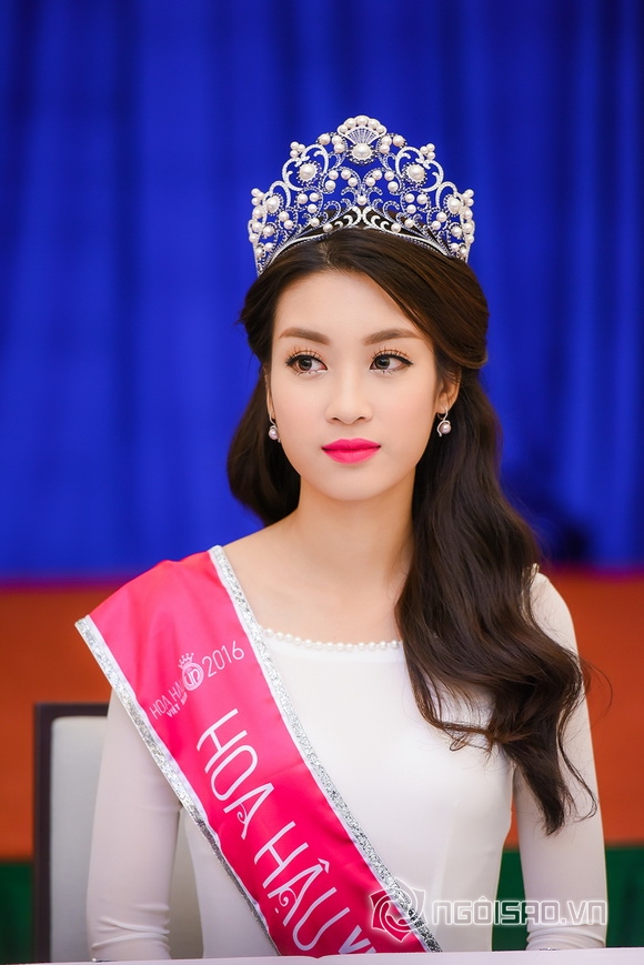 Hoa hậu Mỹ Linh đẹp ngẩn ngơ 3