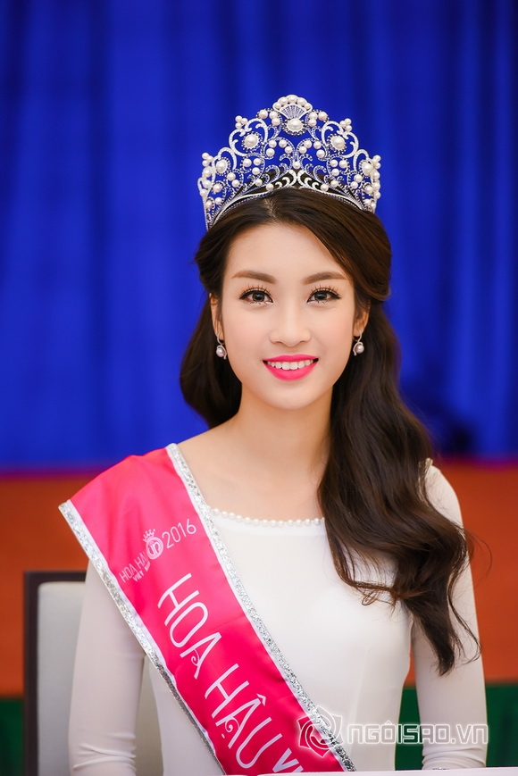 Hoa hậu Mỹ Linh đẹp ngẩn ngơ 2