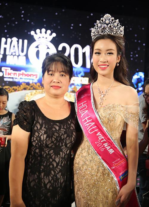 Hoa hậu Việt Nam 2016 trong mắt người xung quanh  0