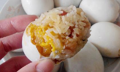 Học làm món cơm nếp nhồi trứng muối thơm ngon đặc biệt