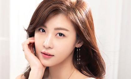 Ha Ji Won khoe làn da đẹp mướt mắt ở tuổi 38