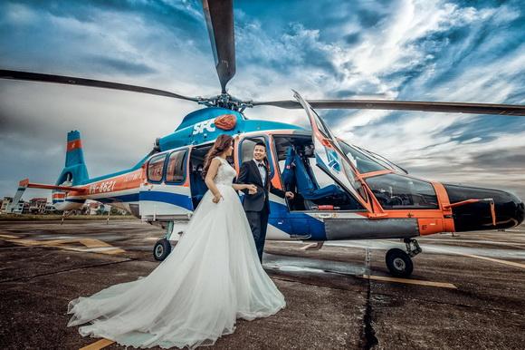 Ảnh cưới trên trực thăng 300 tỷ của đôi trẻ 0