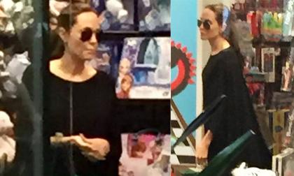 Angelina Jolie bị phát hiện không đeo nhẫn cưới từ 1 tháng trước