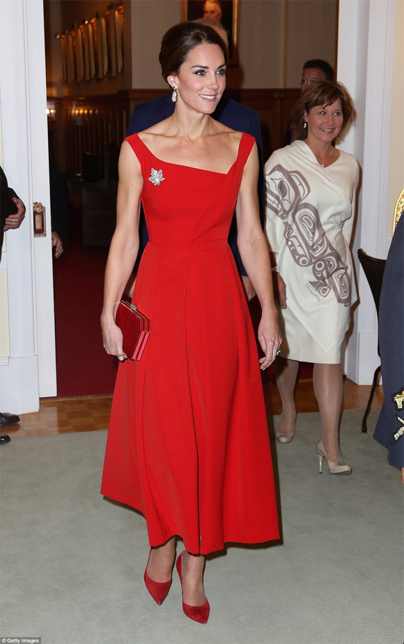 công nương Kate Middleton lộ thân hình gầy gò 0