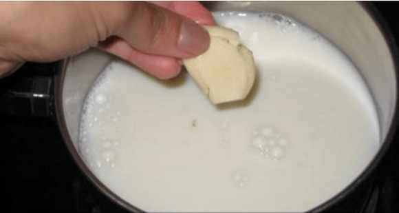hỗn hợp nước uống từ sữa và tỏi 0