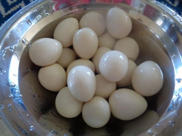 Cách làm trứng cút sốt chua cay 0
