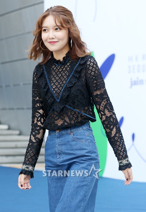 Sooyoung (SNSD) bị chê mặc 'sến' tại tuần lễ Thời trang Seoul 1