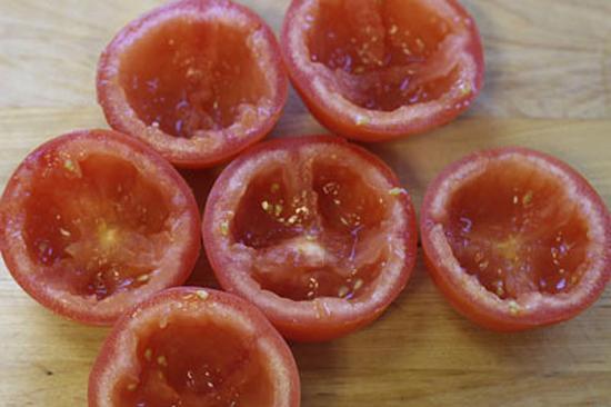 Hướng dẫn cách làm món cà chua nhồi thịt mới lạ cho bữa ăn chiều