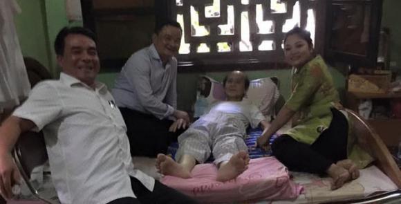 Nghệ sĩ Phạm Bằng giấu bệnh, đã nằm viện được 4 tháng, sụt gần 10 kg