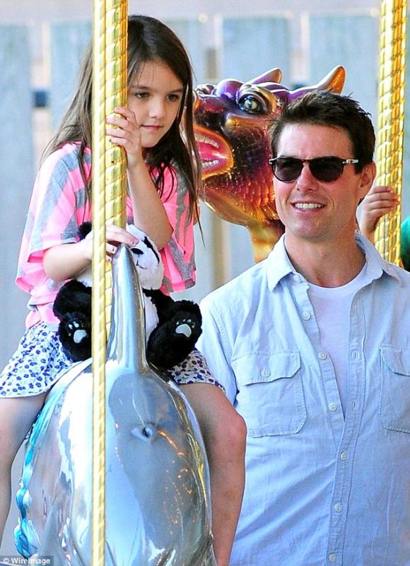 Tom Cruise gặp lại con gái và đã có tình yêu mới 0