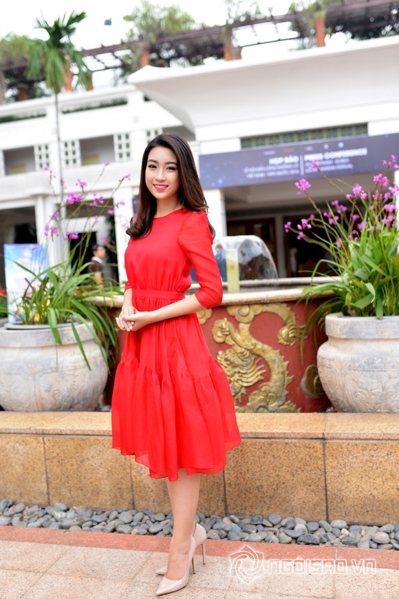Hoa hậu Mỹ Linh váy đỏ nổi bật 3