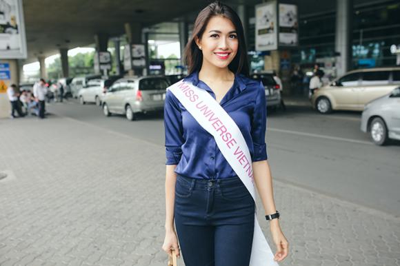 Lệ Hằng được Đức Phakchok Rinpoche chúc phúc tại Miss Universe