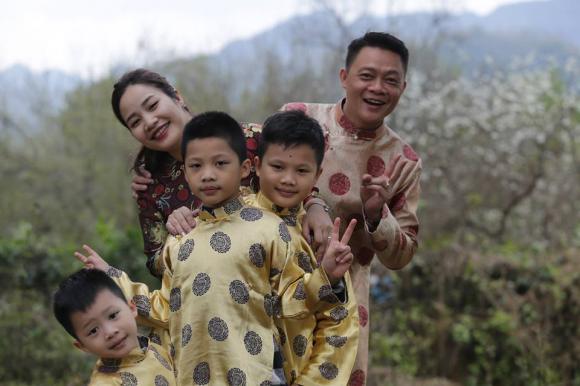 Gia đình BTV Trần Quang Minh rạng rỡ bên nhau những ngày đầu năm