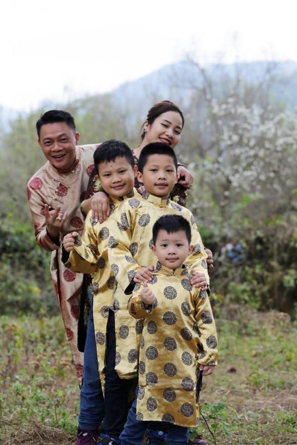 Gia đình BTV Trần Quang Minh rạng rỡ bên nhau những ngày đầu năm