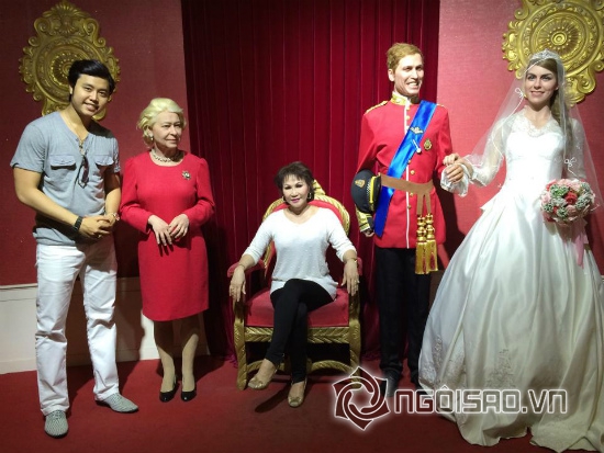 Vũ Hoàng Việt và người tình rạng rỡ chụp ảnh cùng vợ chồng Brad Pitt tại Bà Nà