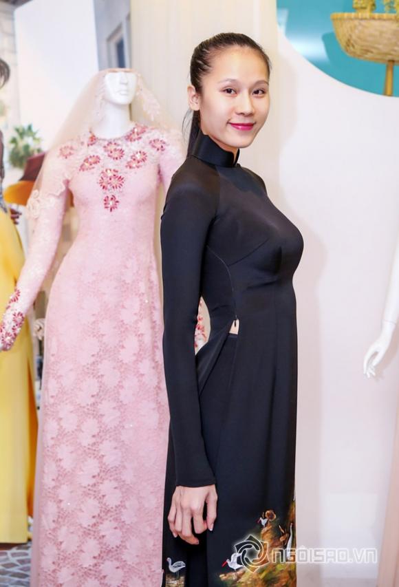 LAN KHUÊ, ÁO DÀI, HỌA TIẾT 3D, ĐẸP HÚT MẮT