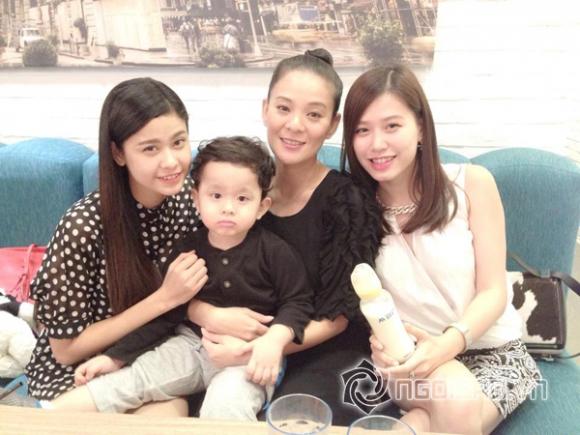 Con trai Trương Quỳnh Anh ngày càng đáng yêu không kém sao nhí Manson Con trai Trương Quỳnh Anh ngày càng đáng yêu không kém sao nhí Manson