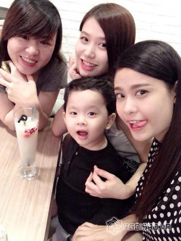 Con trai Trương Quỳnh Anh ngày càng đáng yêu không kém sao nhí Manson Con trai Trương Quỳnh Anh ngày càng đáng yêu không kém sao nhí Manson