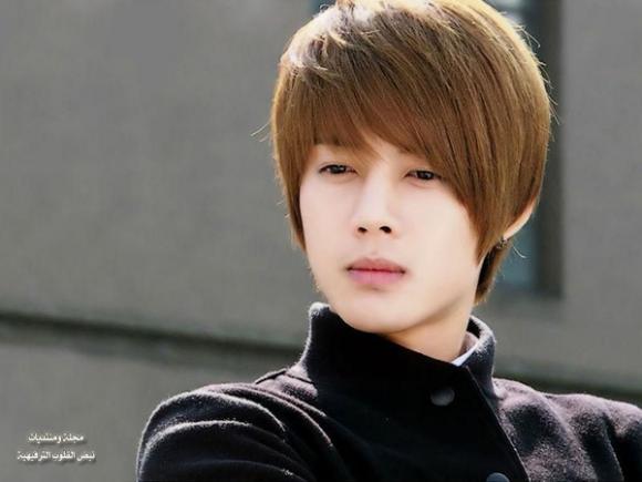 Tài tử 'Boys Over Flowers' - Kim Hyun Joong bị tố hành hung bạn gái