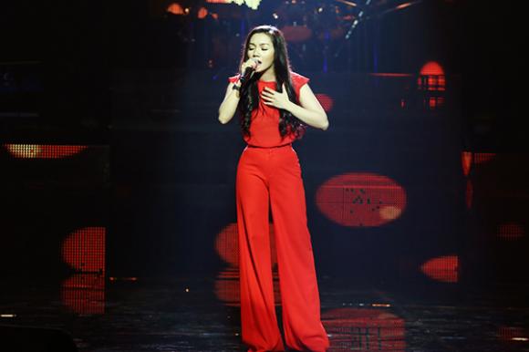 Ngọc Anh diện jumpsuit