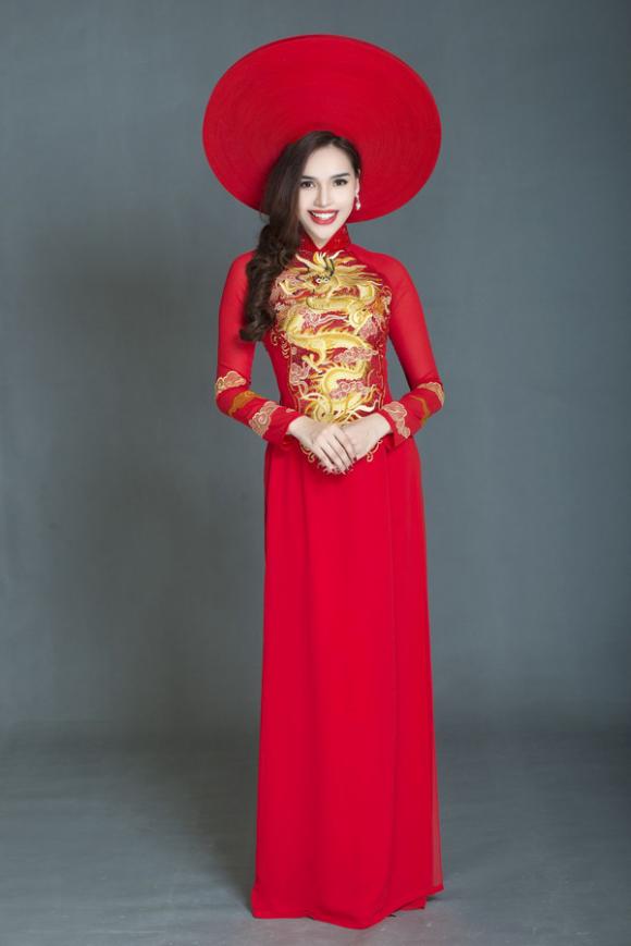 NTK Thiệu Vy mang áo dài sang Mỹ dự Asian Festival