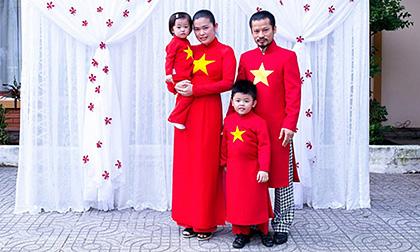 Gia đình Hùng Cửu Long diện áo dài đỏ nổi bật tại sự kiện