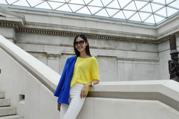 Hoàng Thùy nổi bật với street style sành điệu ở London