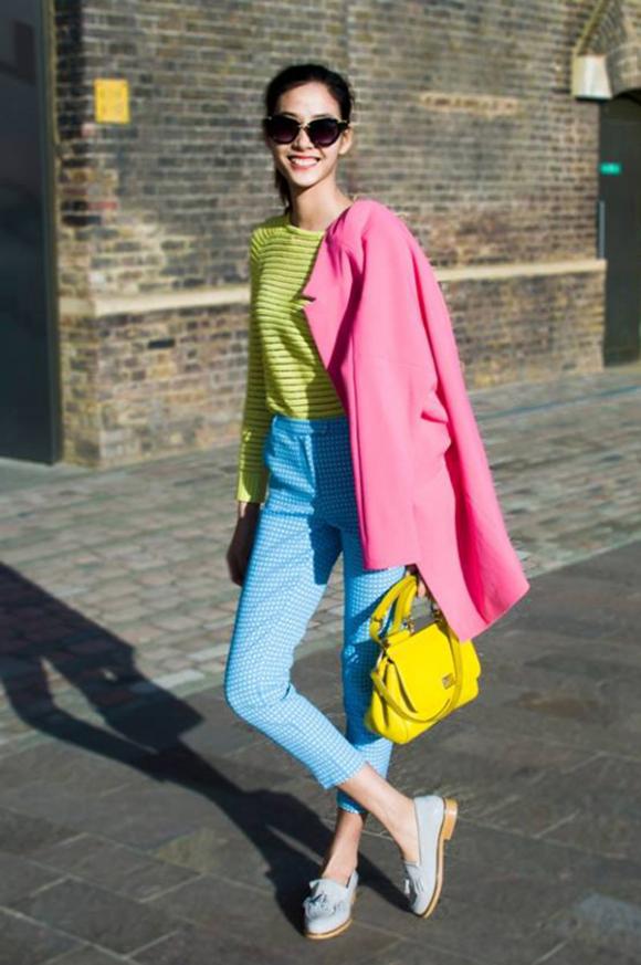 Hoàng Thùy nổi bật với street style sành điệu ở London