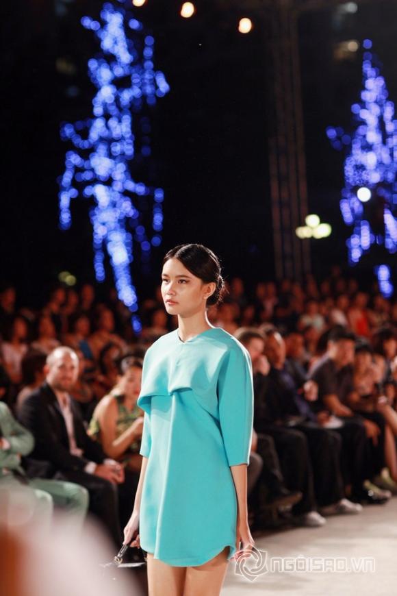Lộ diện người mẫu 13 tuổi, cao 1m73 gây “sốt” làng thời trang Việt