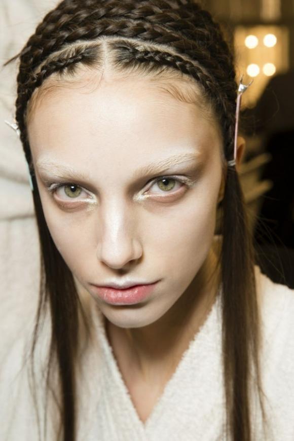5 tips makeup Halloween lấy cảm hứng từ sàn runway