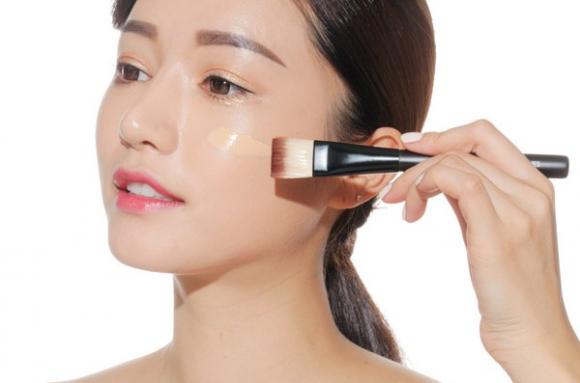5 bước trang điểm hàng ngày chị em nên biết