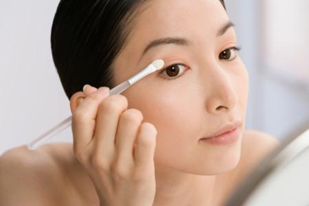 5 bước trang điểm hàng ngày chị em nên biết