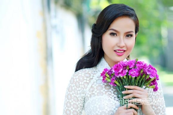 Khánh Ngân duyên dáng áo dài trước vòng Chung kết HHVN 2014 Khánh Ngân duyên dáng áo dài trước vòng Chung kết HHVN 2014