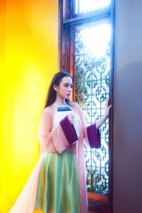 Angela Phương Trinh 'hóa' mỹ nhân cổ trang hờ hững khoe eo thon