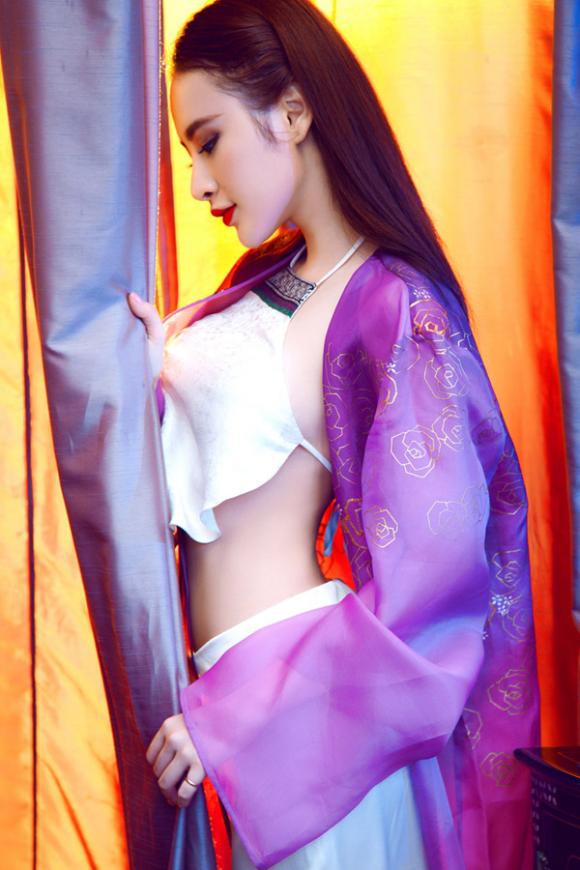 Angela Phương Trinh 'hóa' mỹ nhân cổ trang hờ hững khoe eo thon