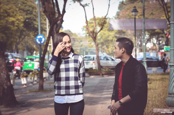 Á hậu Kim Duyên rạng rỡ trong nắng sớm
