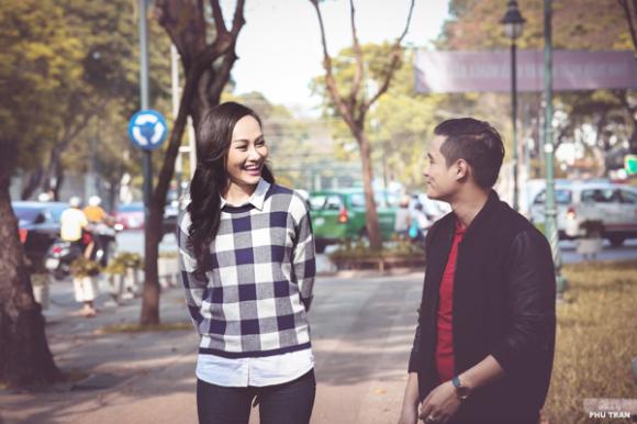 Á hậu Kim Duyên rạng rỡ trong nắng sớm