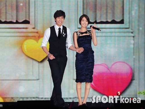 Những cặp đôi đẹp nhất showbiz Hàn 2014 - 1