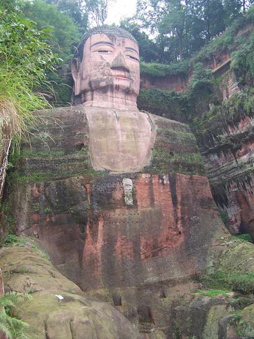 Tượng Phật đá cao nhất thế giới trên vách núi - 10