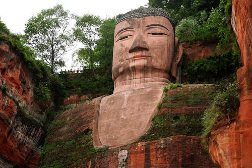 Tượng Phật đá cao nhất thế giới trên vách núi - 3