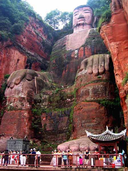 Tượng Phật đá cao nhất thế giới trên vách núi - 7