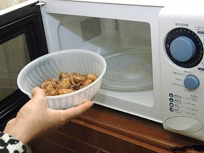 Đừng vội sử dụng đồ nhựa trong lò vi sóng