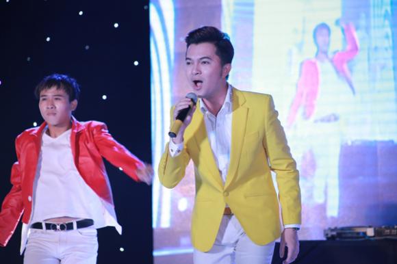 Hương Giang Idol chạy show